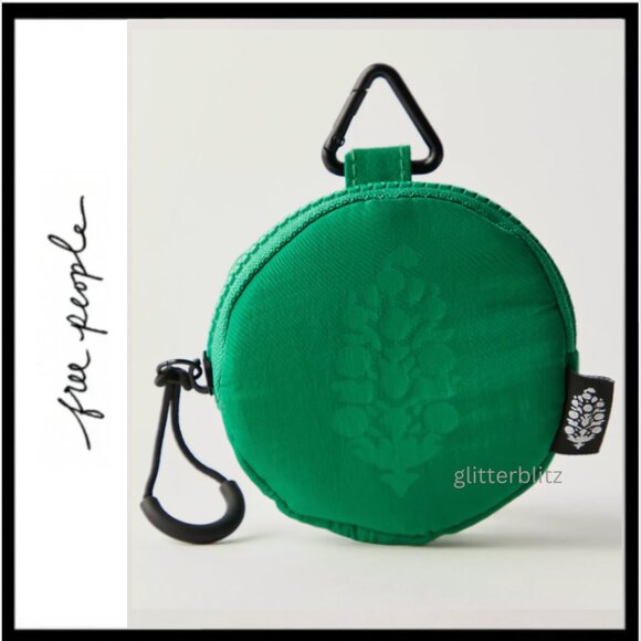 Free People FP Movement Essentials Only Pouch 💚  Kelly Green NWT - Picture 1 of 7